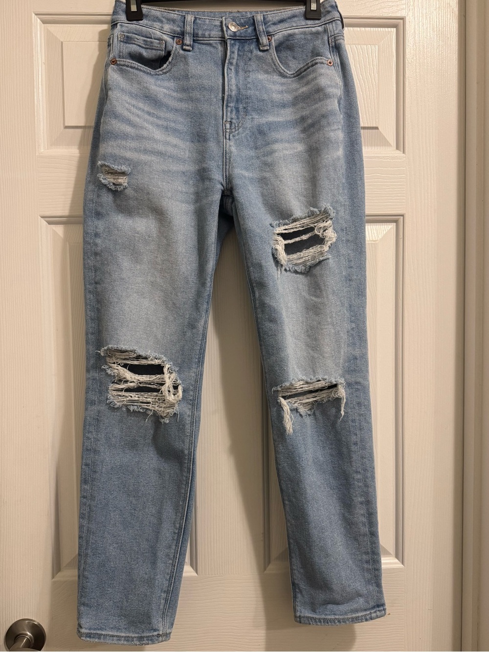 American Eagle Outfitters Ripped Mom Straight Jeans